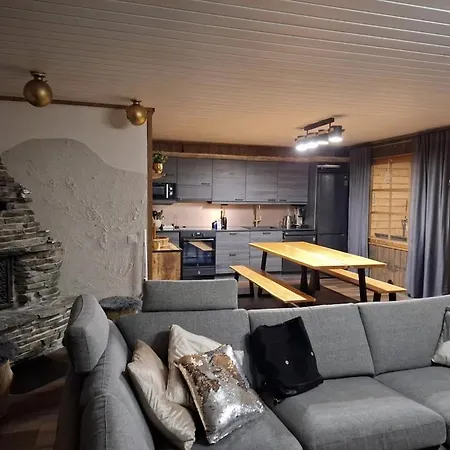 Villa Rukapirtti - Spacious 5br With Sauna